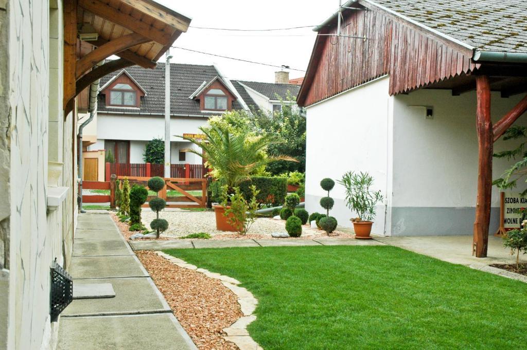 Apartamento Gombos Apartman Hajdúszoboszló Exterior foto